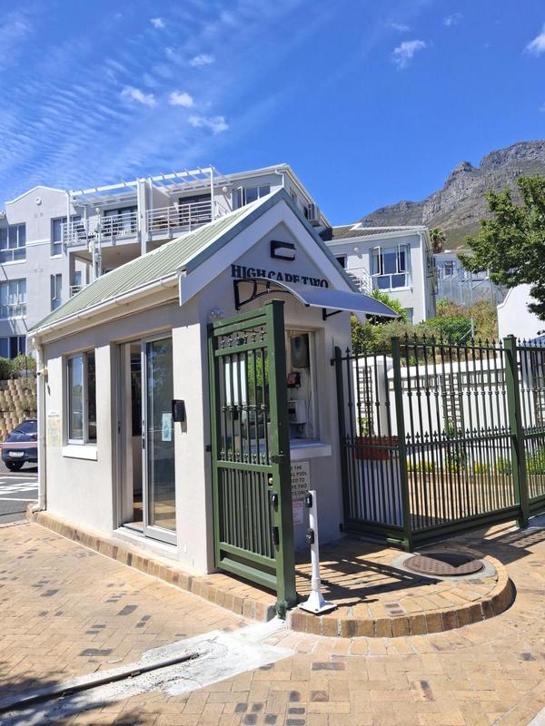 2 Bedroom Property for Sale in Vredehoek Western Cape